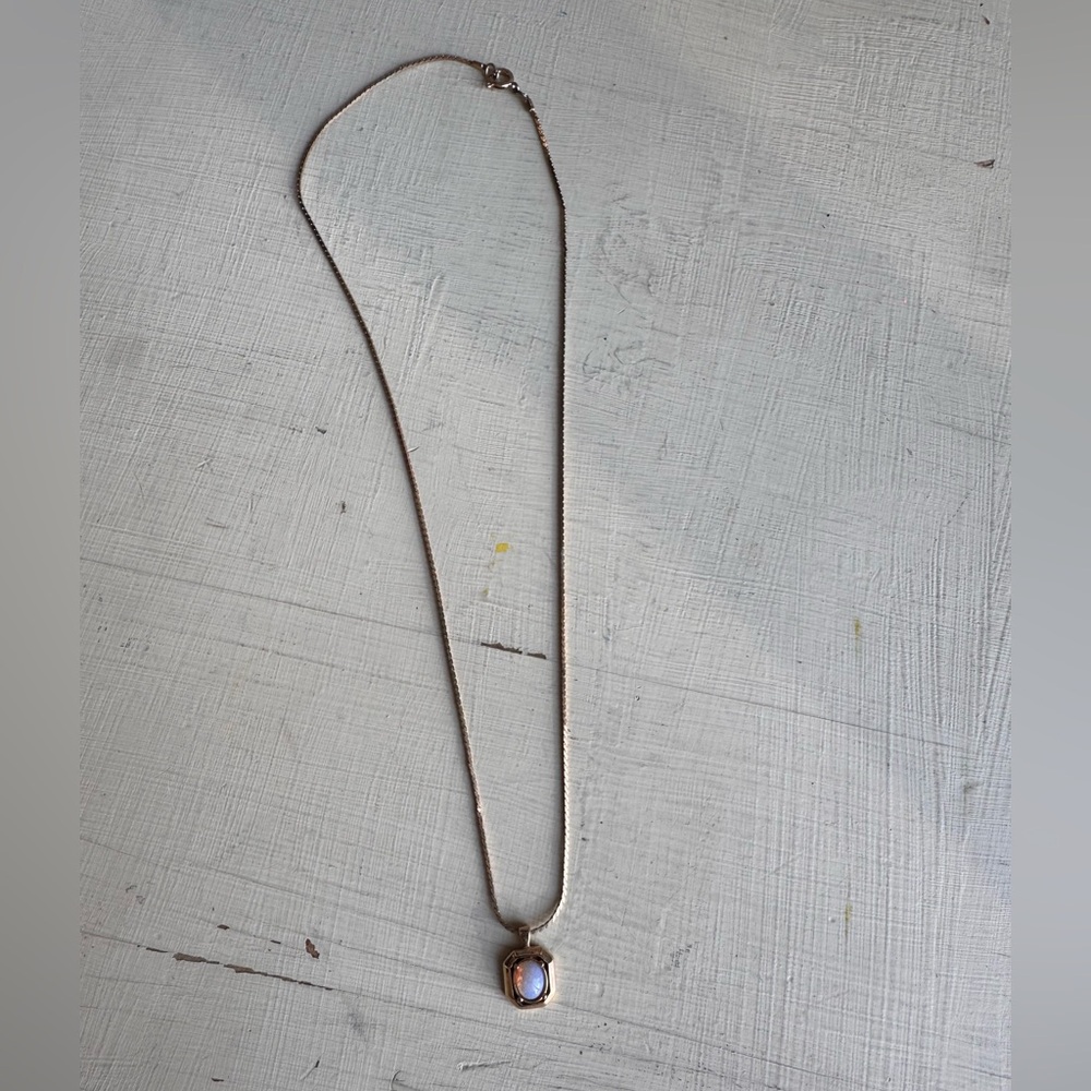 Vintage Avon opaline Pendant Necklace